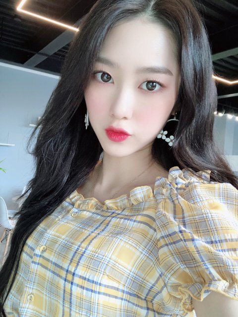 오마이걸 지호 셀카