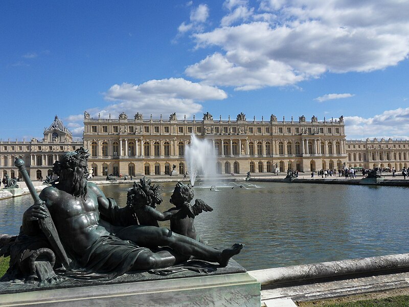 File:Versailles-Chateau-Jardins02.jpg