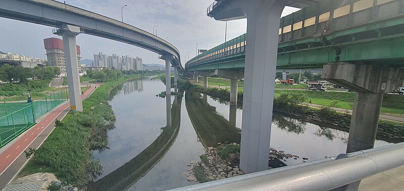 파일:230813 안양천 기아대교.jpg