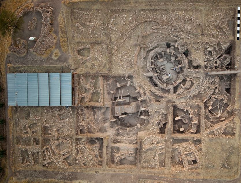 The_archaeological_site_of_Göbekli_Tepe_-_main_excavation_area_(rotated_270_deg).png 농경의 기원을 알아보자