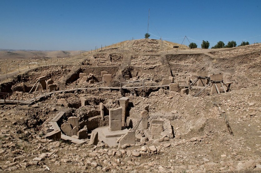 1024px-Göbekli_Tepe,_Urfa.jpg 인류가 농사짓기 시작한 이유는?