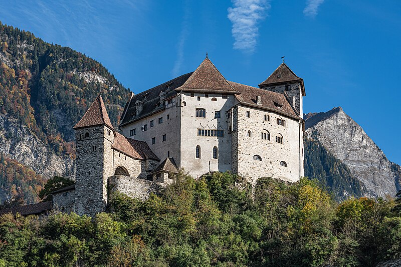 File:Liechtenstein asv2022-10 img25 Balzers Burg Gutenberg.jpg