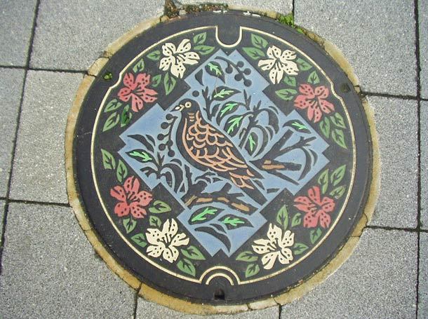 Japanese-manhole-covers-by-MRSY-9.jpg