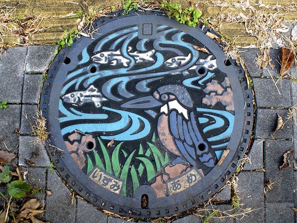 Japanese-manhole-covers-by-MRSY-10.jpg