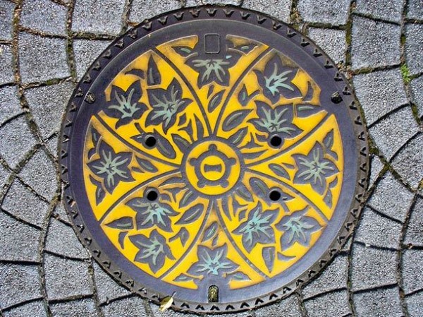 Japanese-manhole-covers-by-MRSY-5.jpg